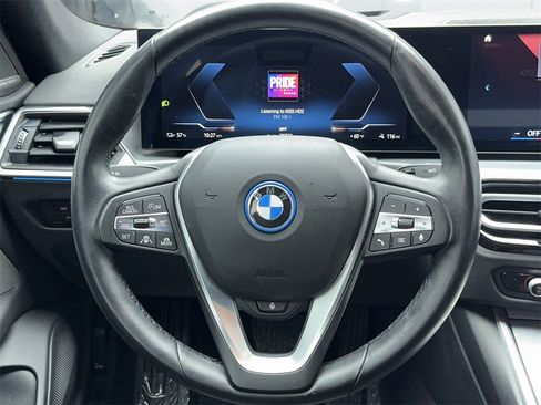 Used 2023 BMW i4 eDrive35 image 18