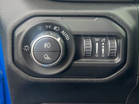 Used 2021 Jeep Gladiator Sport image 9