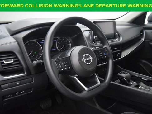 Used 2024 Nissan Rogue SV FWD image 15