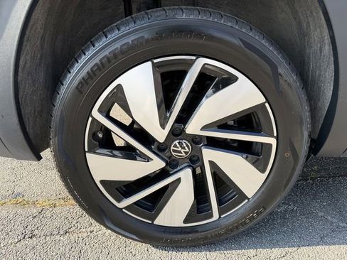 Used 2025 Volkswagen Atlas SE image 48