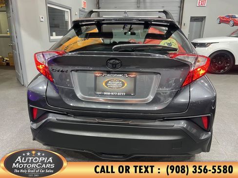 Used 2022 Toyota C-HR XLE FWD image 33