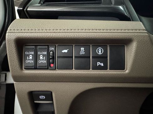 Used 2023 Honda Odyssey Elite image 19