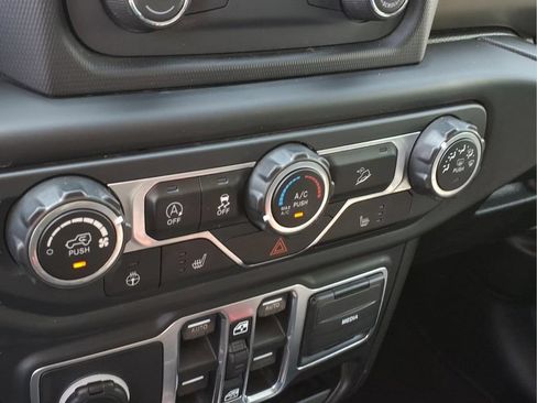 Used 2018 Jeep Wrangler Unlimited Sport S AWD/4WD image 11