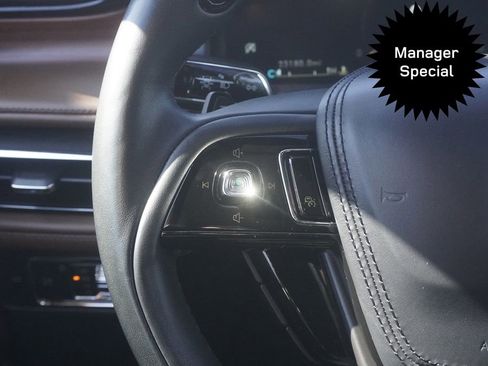 Used 2023 Lincoln Aviator Reserve w/ Equipment Group 201A image 12