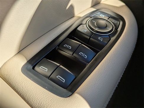 Used 2017 Cadillac XT5 Premium Luxury w/ LPO, Wheel Lock Package image 25