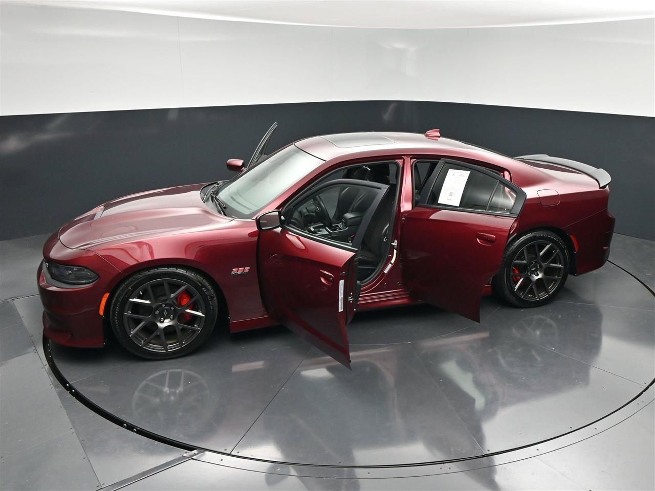 Used 2017 Dodge Charger R/T Scat Pack w/ Technology Group RWD image 39