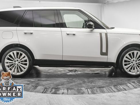 Used 2025 Land Rover Range Rover SE image 11