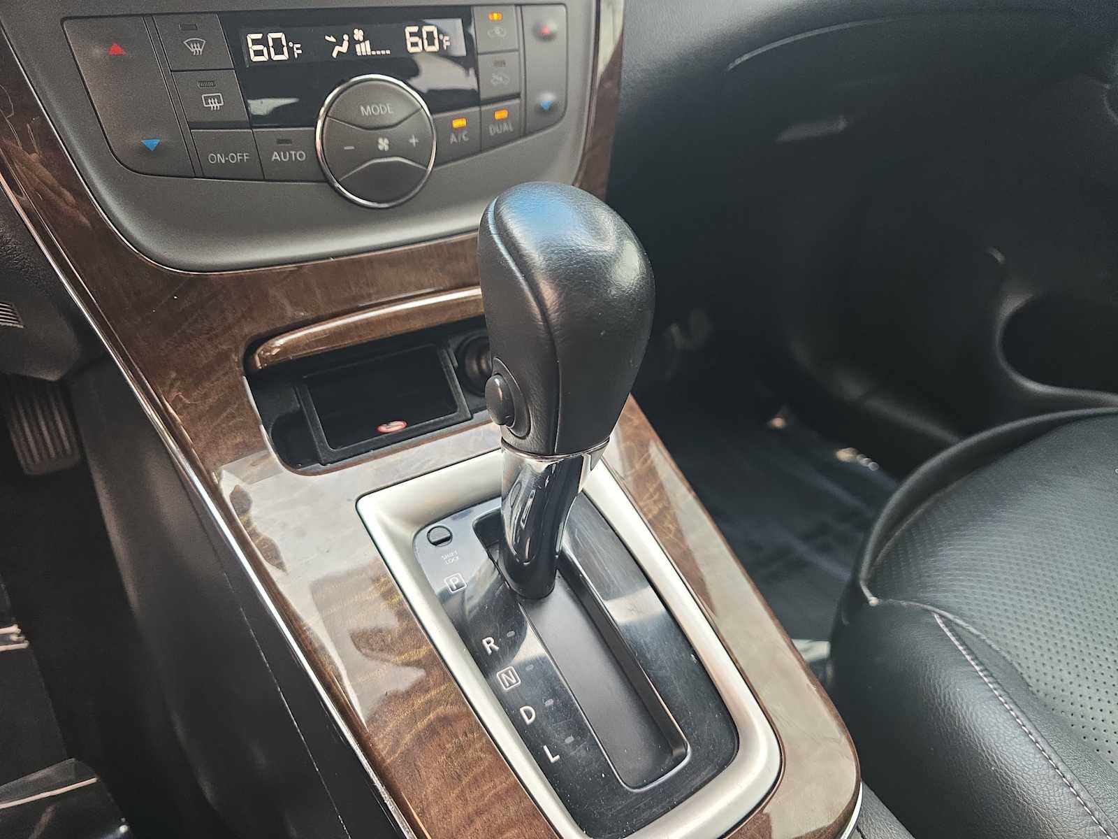 Used 2014 Nissan Sentra SL w/ Premium Package FWD image 22