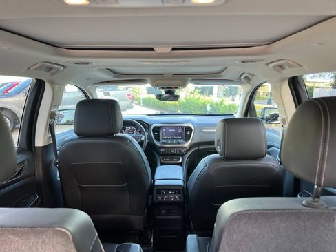 Used 2023 GMC Acadia Denali w/ Denali Technology Package FWD image 16