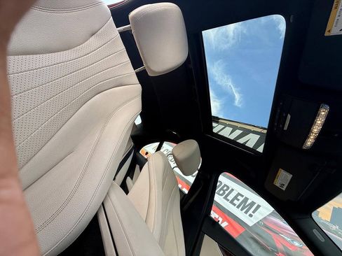 Used 2017 Mercedes-Benz E 300 4MATIC image 9
