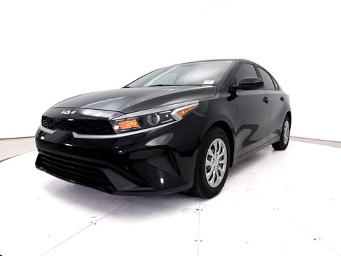 Certified 2022 Kia Forte Sedan FWD image 12