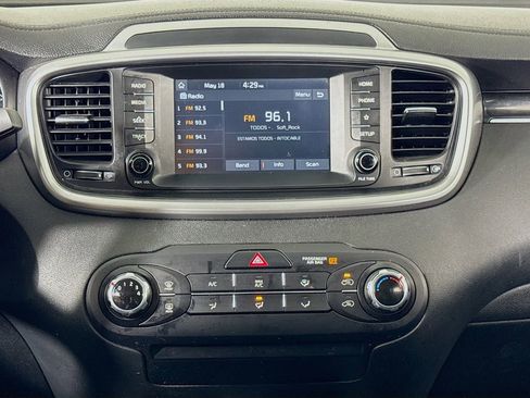 Used 2019 Kia Sorento L FWD image 13