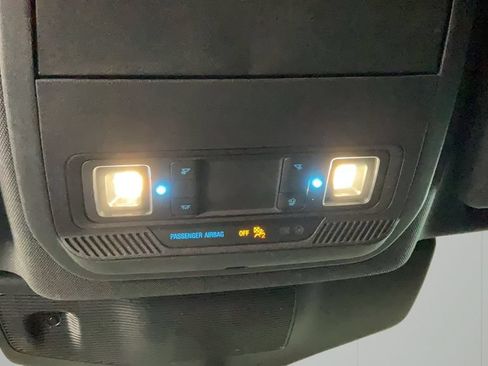 Used 2020 Ford Explorer XLT w/ Equipment Group 202A AWD/4WD image 25