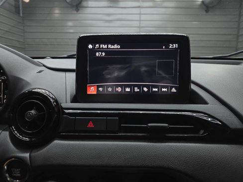 Used 2019 MAZDA MX-5 Miata Club RWD image 22