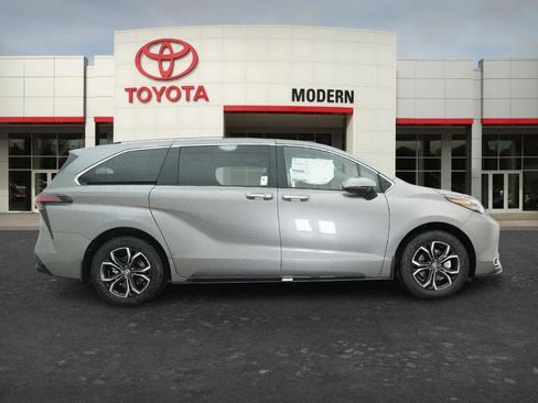 New 2026 Toyota Sienna Platinum AWD/4WD image 8