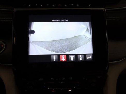 Used 2022 Jeep Grand Cherokee L Limited w/ Luxury Tech Group II image 22