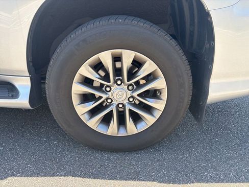 Used 2018 Lexus GX 460 Luxury w/ Preferred Accessory Package AWD/4WD image 11