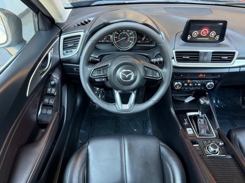 Used 2018 MAZDA MAZDA3 Touring FWD image 22