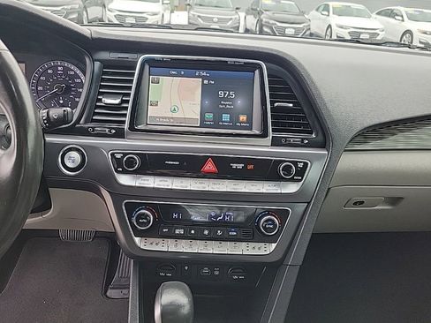 Used 2019 Hyundai Sonata Limited w/ Ultimate Package 02 image 18