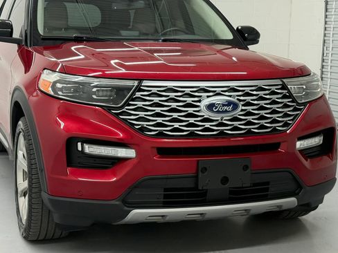 Used 2020 Ford Explorer Platinum w/ Premium Technology Package image 10