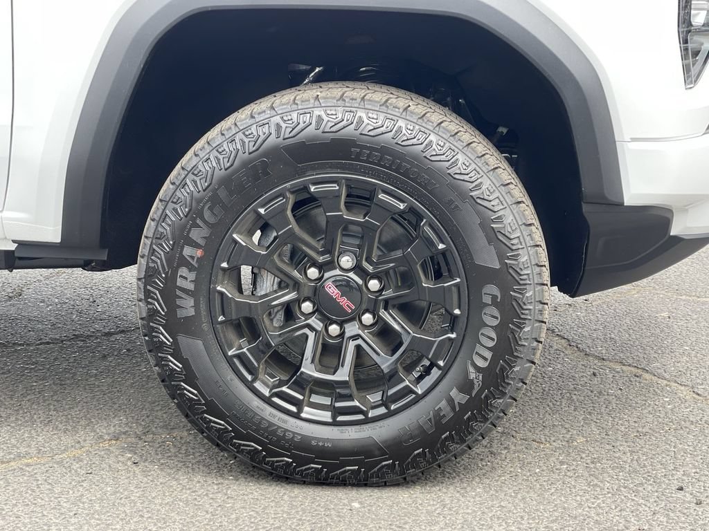 New 2026 GMC Canyon Elevation w/ Convenience Package RWD image 32