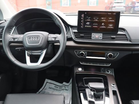 Used 2025 Audi Q5 e Premium image 13