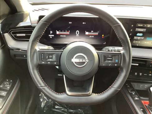 Used 2025 Nissan Kicks SR w/ SR Premium Package image 19