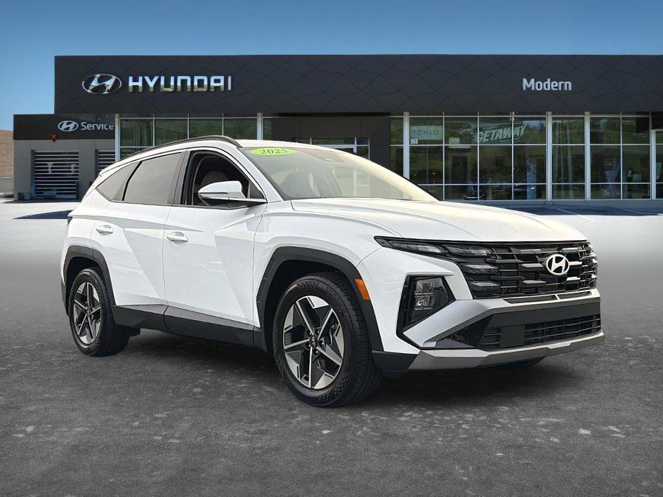 Certified 2025 Hyundai Tucson SEL FWD image 3