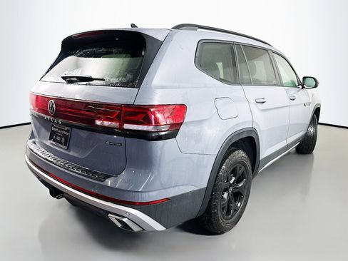 New 2026 Volkswagen Atlas Peak Edition image 7