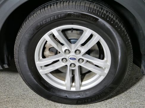 Used 2021 Ford Explorer XLT AWD/4WD image 15