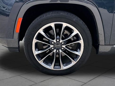 Used 2022 Jeep Wagoneer Series III w/ Premium Group I RWD image 10