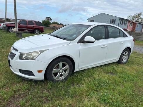 Used 2011 Chevrolet Cruze LT image 2