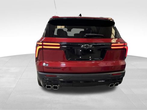 Used 2025 Chevrolet Traverse LT w/ Midnight/Sport Edition FWD image 3
