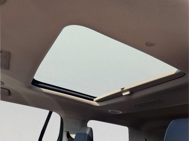Certified 2019 GMC Acadia Denali w/ Technology Package FWD image 22