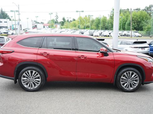 Used 2022 Toyota Highlander Platinum AWD/4WD image 6