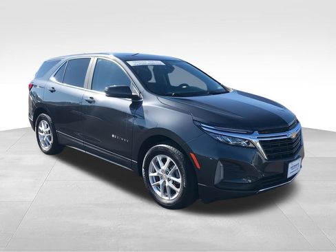 Used 2023 Chevrolet Equinox LT FWD image 2