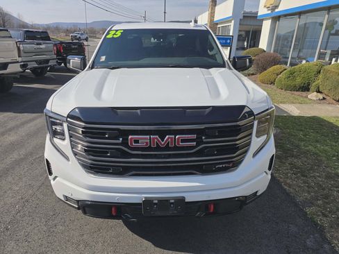Used 2025 GMC Sierra 1500 AT4 image 9