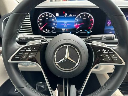 Used 2025 Mercedes-Benz GLS 450 4MATIC image 30