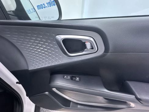 Used 2023 Kia Soul LX w/ Option Group 015 image 35