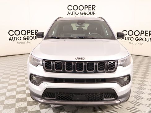 Used 2026 Jeep Compass Altitude image 9