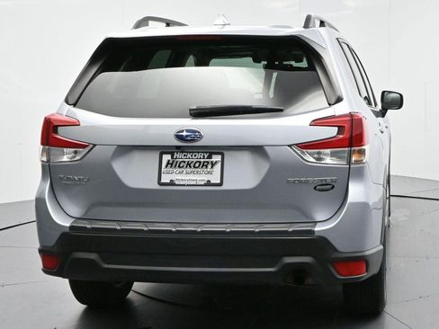Used 2020 Subaru Forester Premium AWD/4WD image 6