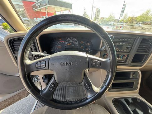 Used 2004 GMC Sierra 2500 SLE w/ Heavy-Duty Power Package AWD/4WD image 15