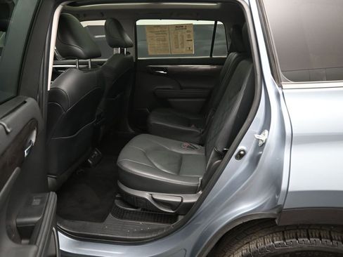 Used 2020 Toyota Highlander Platinum AWD/4WD image 29