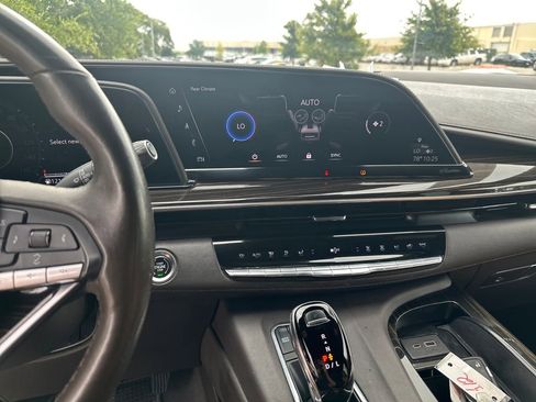Used 2021 Cadillac Escalade ESV Sport RWD image 20
