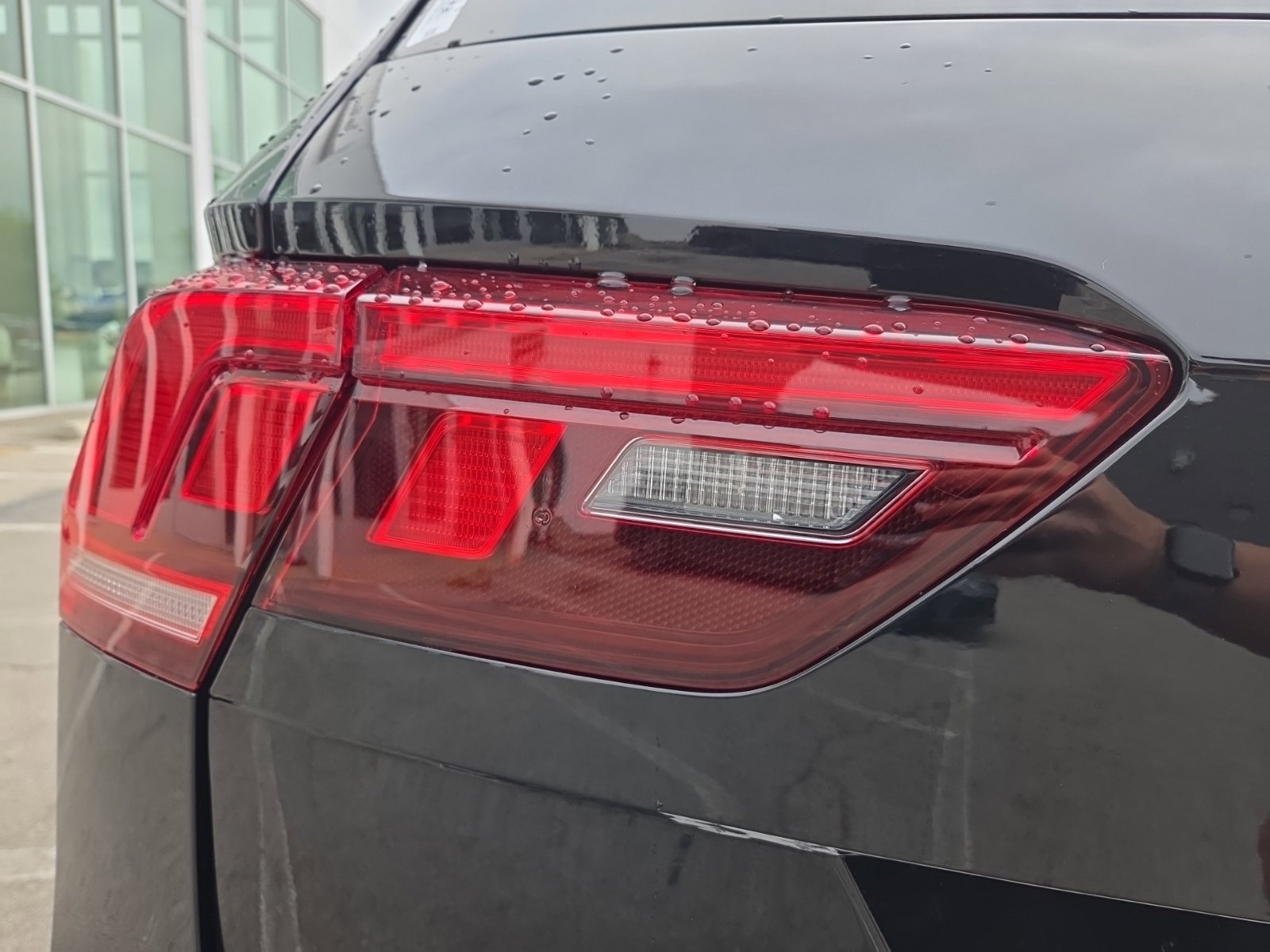 Used 2022 Volkswagen Tiguan S AWD/4WD image 7