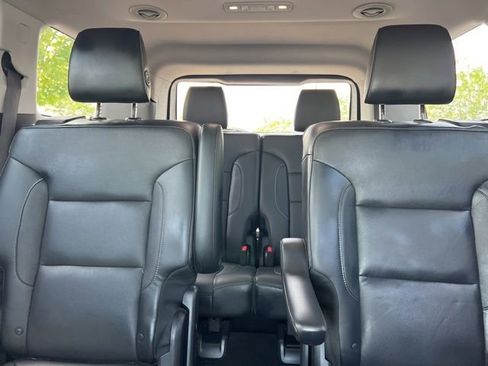 Used 2017 GMC Acadia SLT FWD image 34
