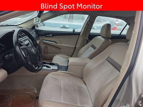 Used 2014 Toyota Camry XLE w/ Leather Package image 6