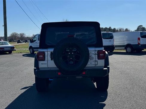 Used 2024 Jeep Wrangler Willys image 8