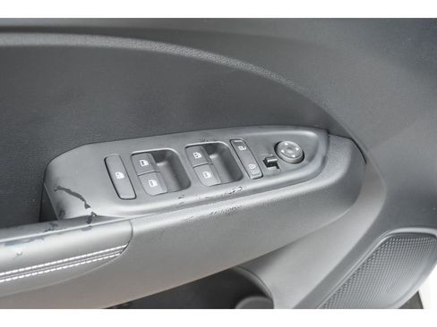 New 2025 Hyundai Venue Limited image 17