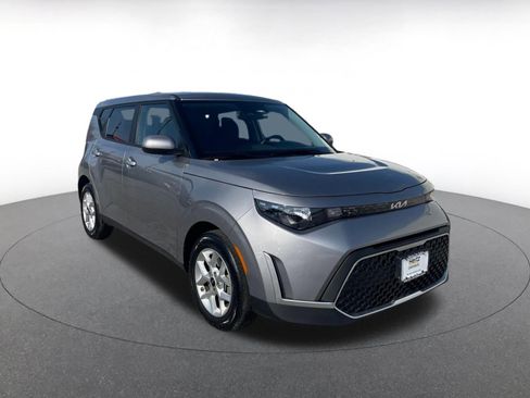 Used 2025 Kia Soul LX w/ LX Technology Package image 1
